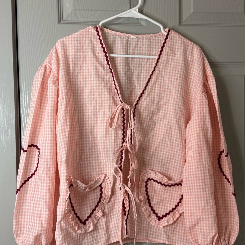Woman’s Pink Tie Front |Puff long sleeve | Casual Shirt | Heart Pockets| Medium - Picture 3 of 10